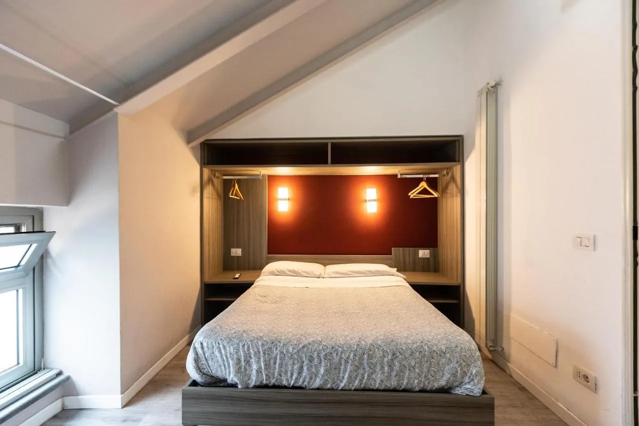 Fabric Hostel Portici Italien